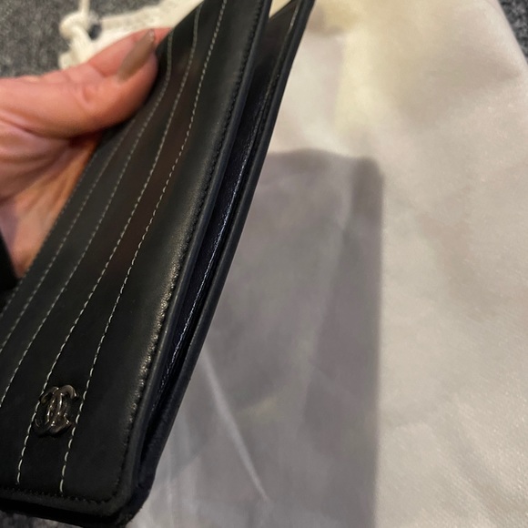 Authentic Mademoiselle Ligne Topstitched Bifold Black Lambskin Clutch - Picture 5 of 9